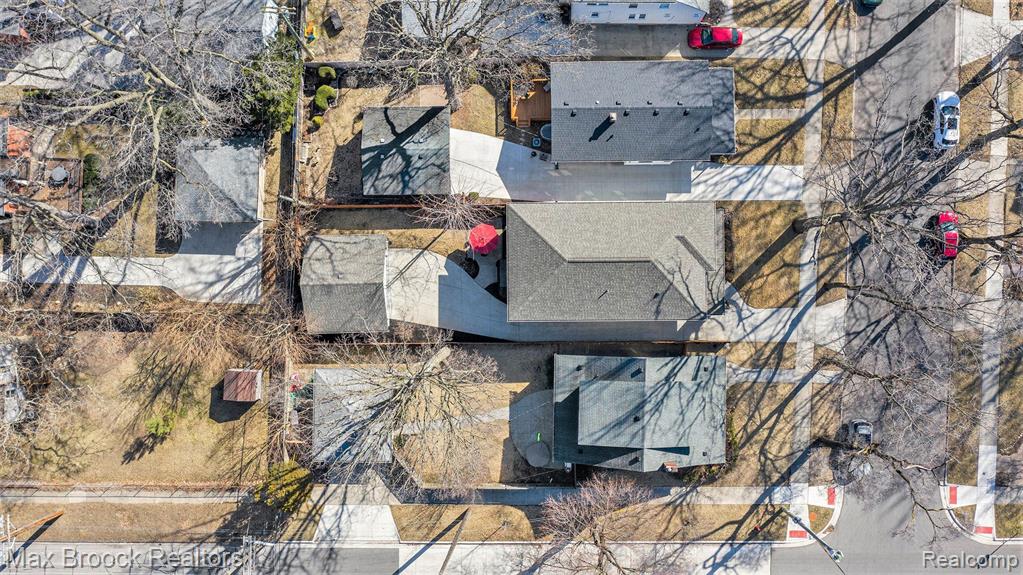 907 E 6TH Street, Royal Oak, MI 48067 — Photo 37