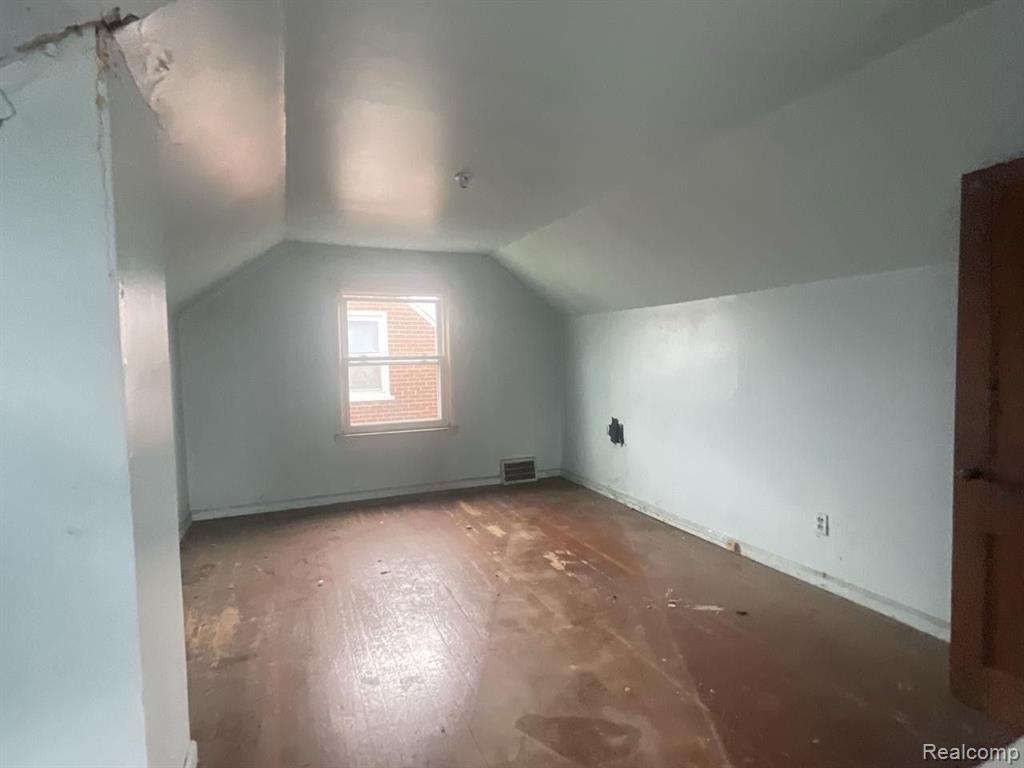 9115 ROSELAWN Street, Detroit, MI 48204 — Photo 7
