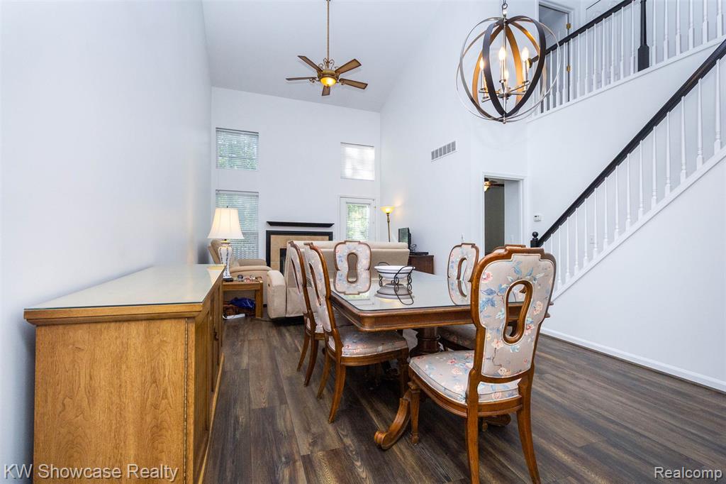 5726 Pinecroft Court, 44, Clawson, MI — Photo 6