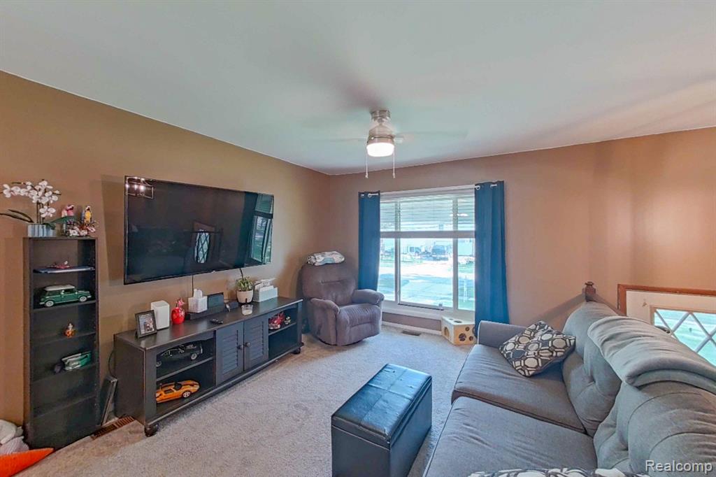 631 NORCHESTER Street, South Lyon, MI 48178 — Photo 6