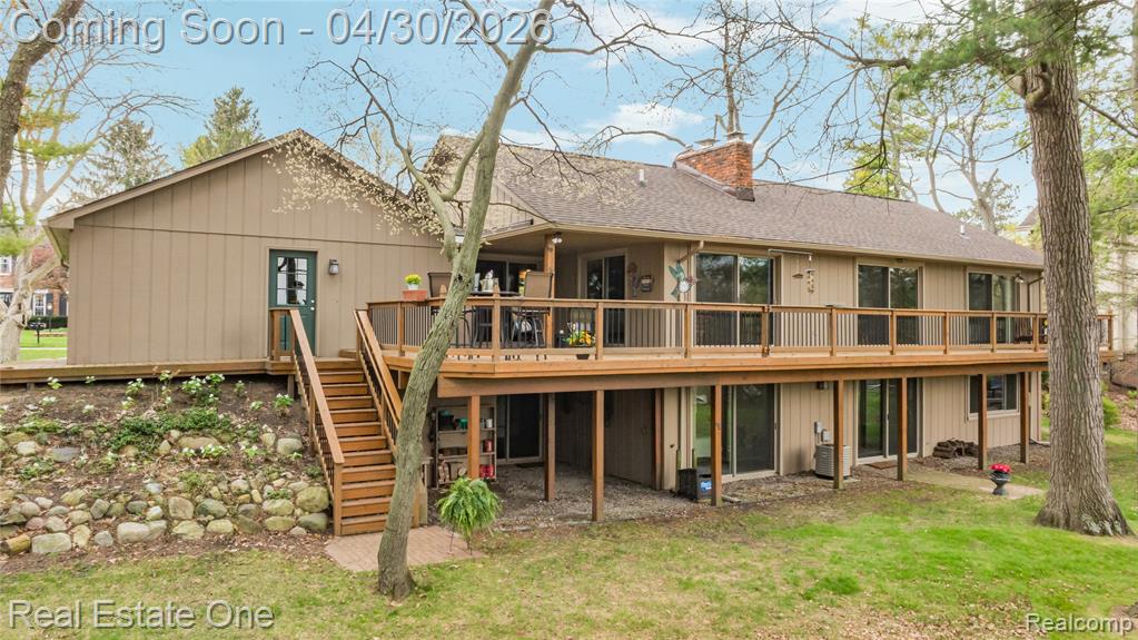 2748 Armstrong Drive, Lake Orion, MI — Photo 2