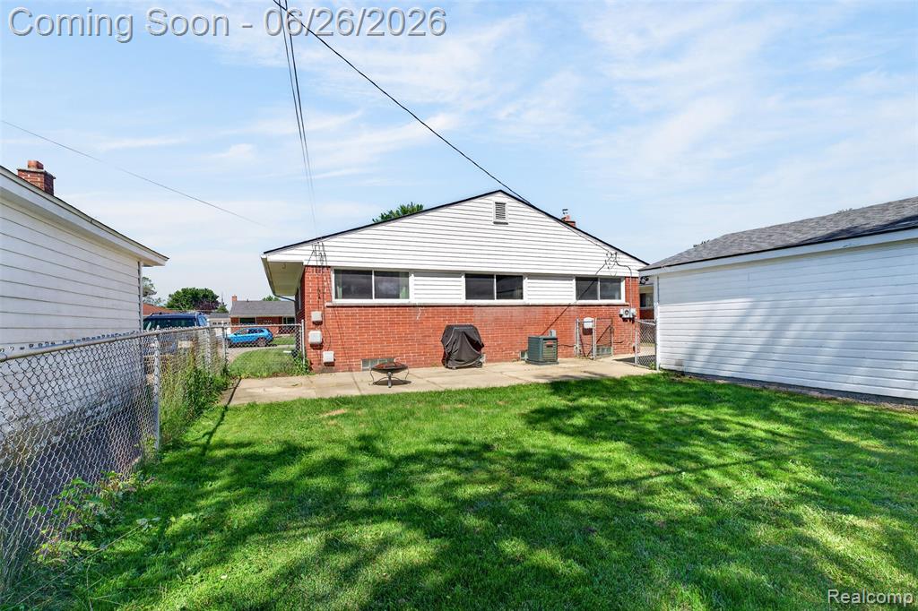 7660 Louise Court, Westland, MI — Photo 35