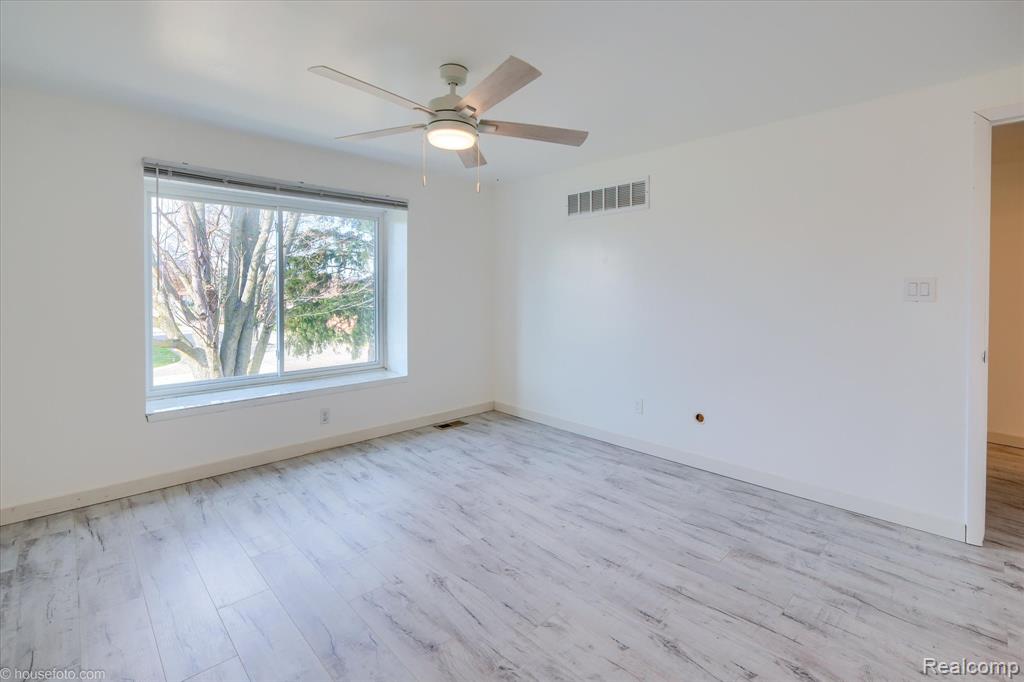 29780 City Center Drive, 3, Warren, MI 48093 — Photo 18