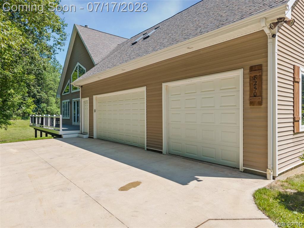 8250 Rattalee Lake Road, Clarkston, MI 48348 — Photo 11