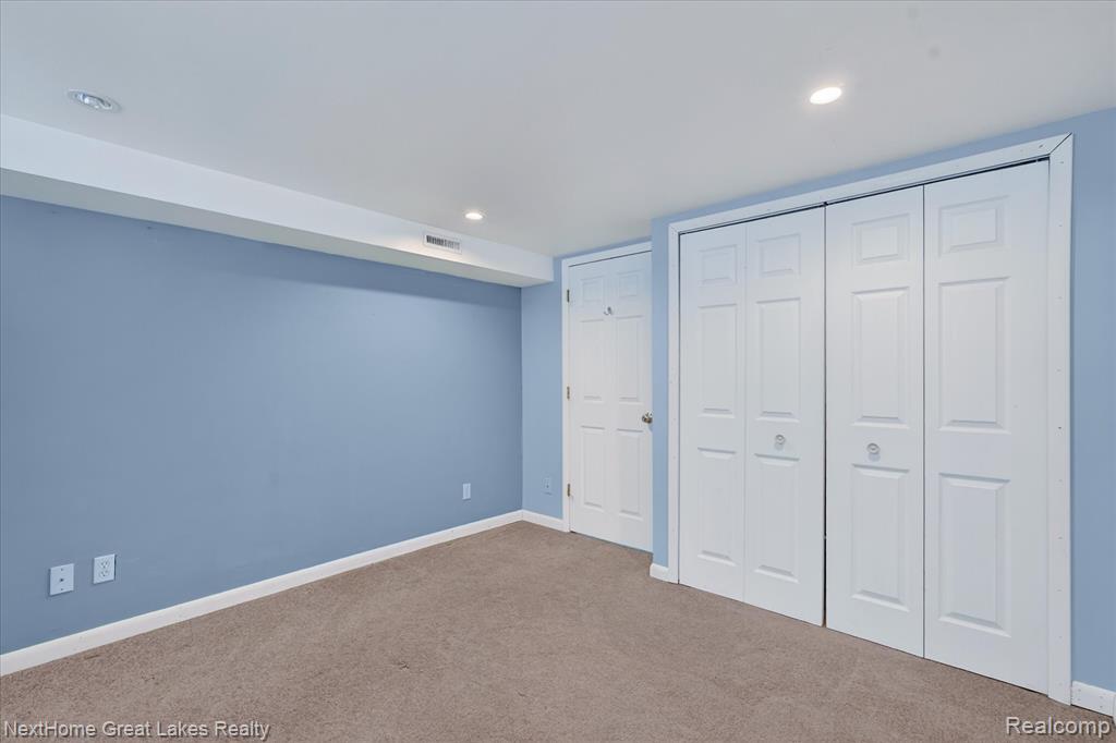 819 Southwood Drive, Fenton, MI 48430 — Photo 28