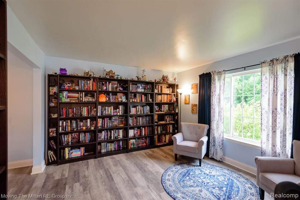 5861 MEADOWGREENE Drive, Waterford, MI 48327 — Photo 5