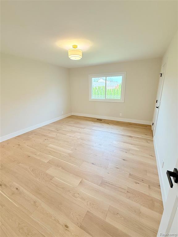 51073 Pinewood Drive, Macomb, MI 48042 — Photo 27