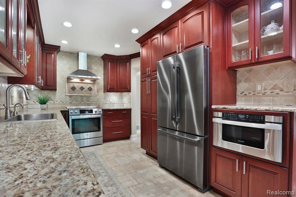 48080 COLONY FARM Circle, Plymouth, MI 48170 — Photo 10
