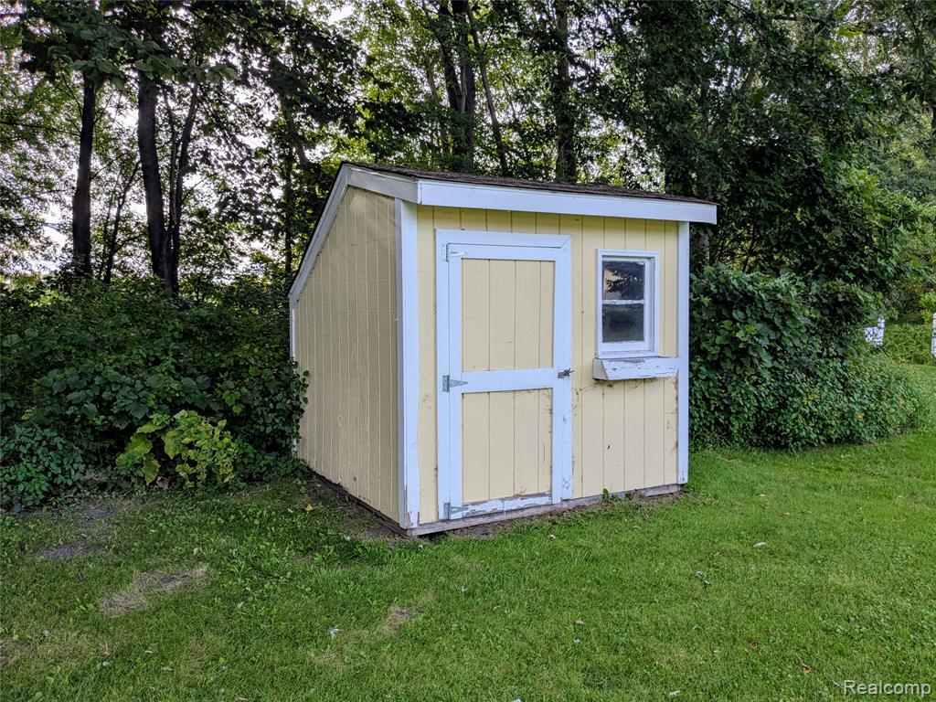 270 W Winds Drive, Almont, MI 48003 — Photo 8