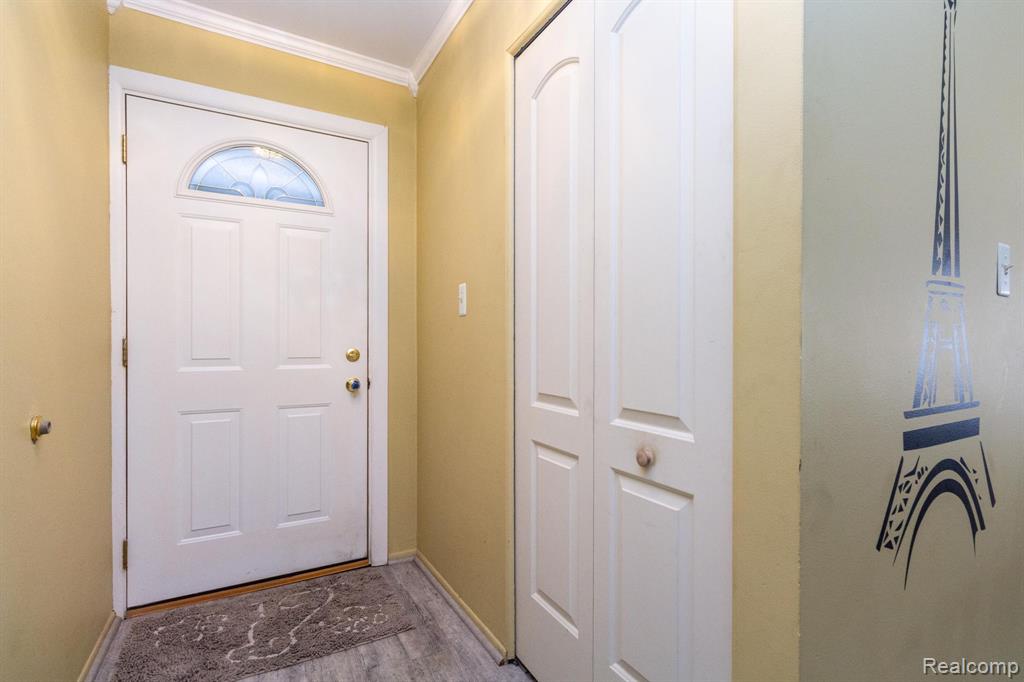 8095 Colony Drive, 23, Grosse Ile, MI 48138 — Photo 6