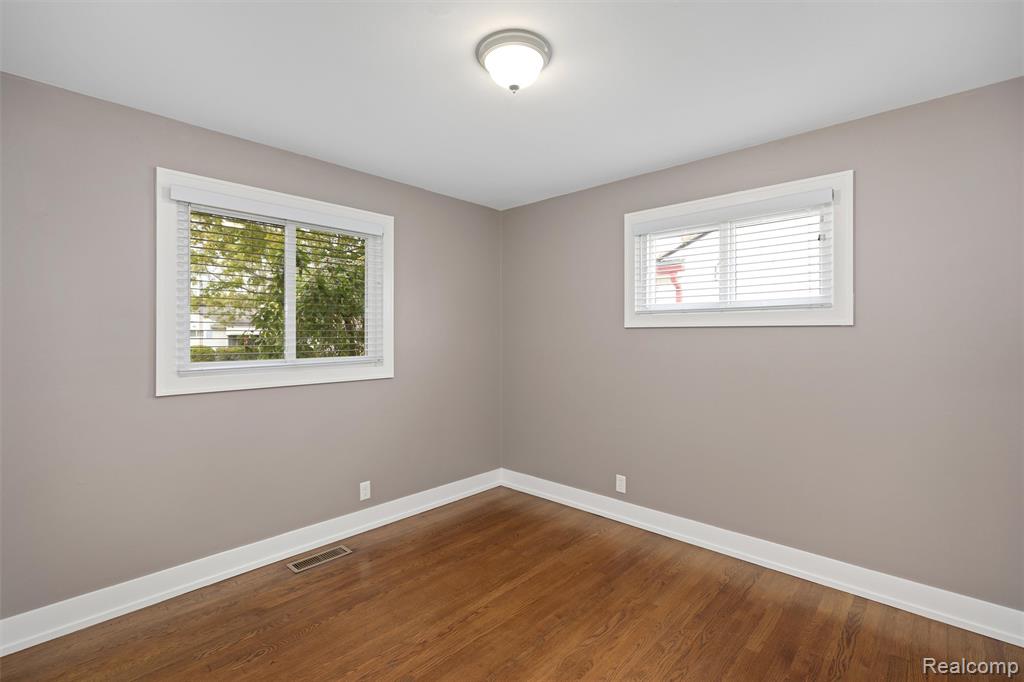 622 N Wilson Avenue, Royal Oak, MI 48067 — Photo 9