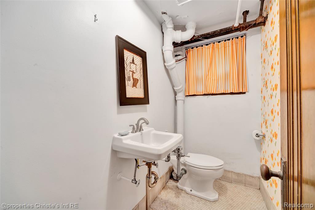 19635 Shrewsbury Road, Detroit, MI 48221 — Photo 58