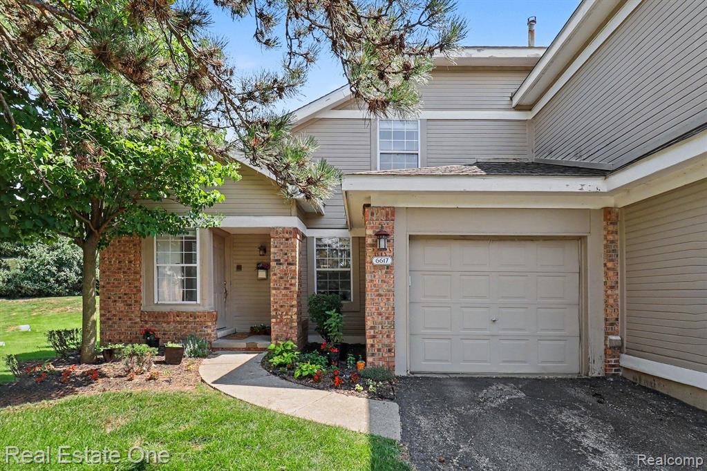 6617 Chimney Sweep, West Bloomfield, MI — Photo 37