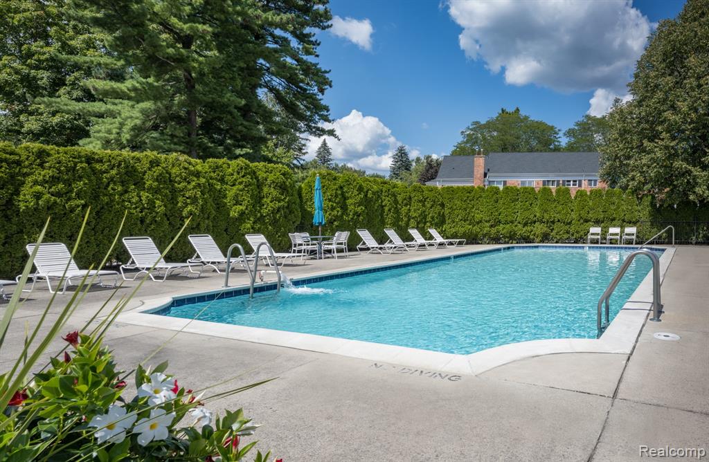 550 Billingsgate Court, C, Bloomfield Hills, MI 48301 — Photo 2