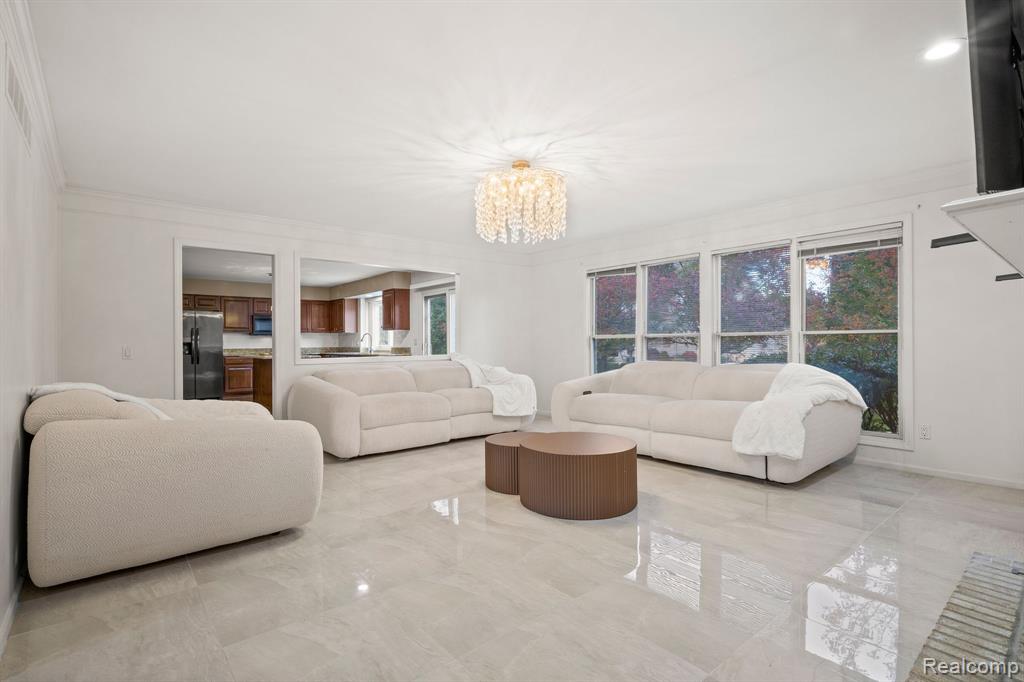 433 TORRINGTON Drive W, Canton, MI 48188 — Photo 6
