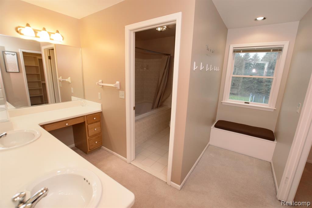 6018 COVERED WAGONS Trail, Flint, MI 48532 — Photo 20