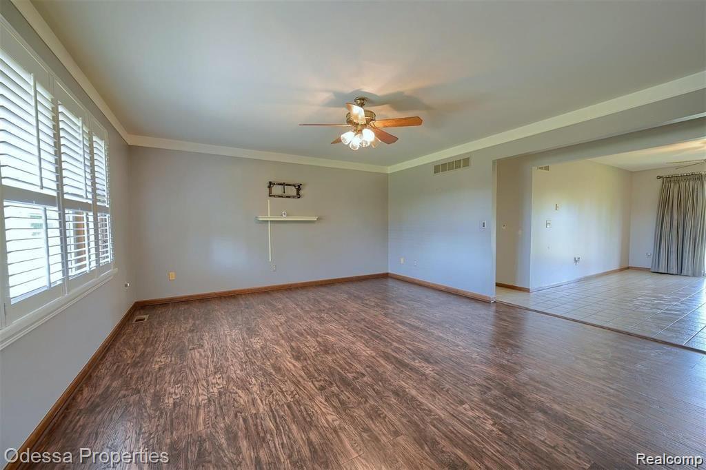 16185 24 MILE Road, Macomb, MI 48042 — Photo 9