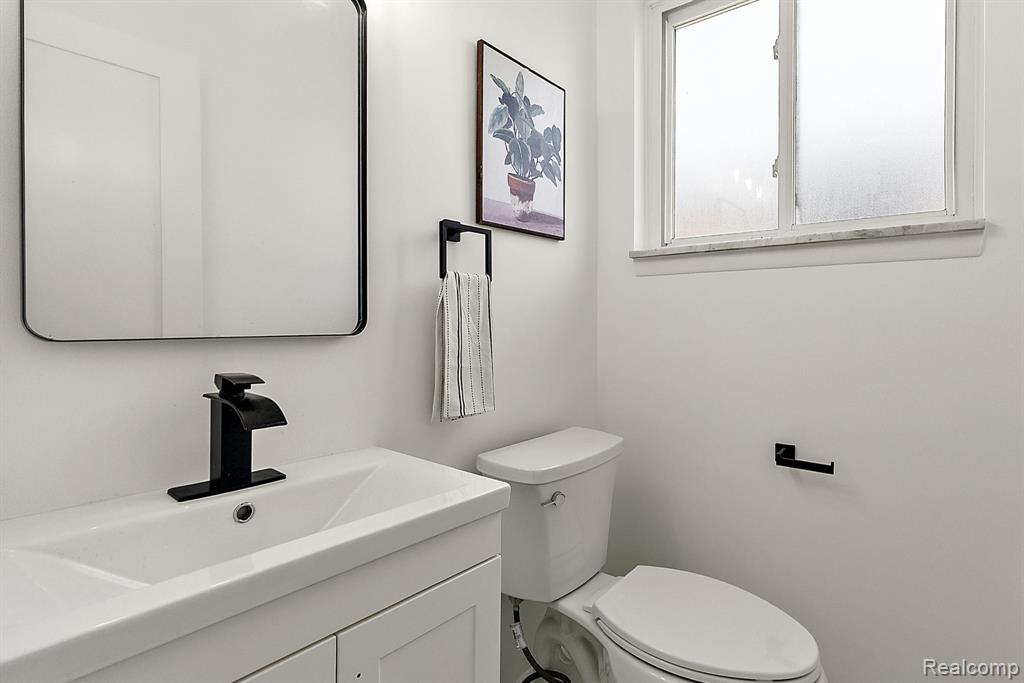 31031 Champine Street, Saint Clair Shores, MI 48082 — Photo 16