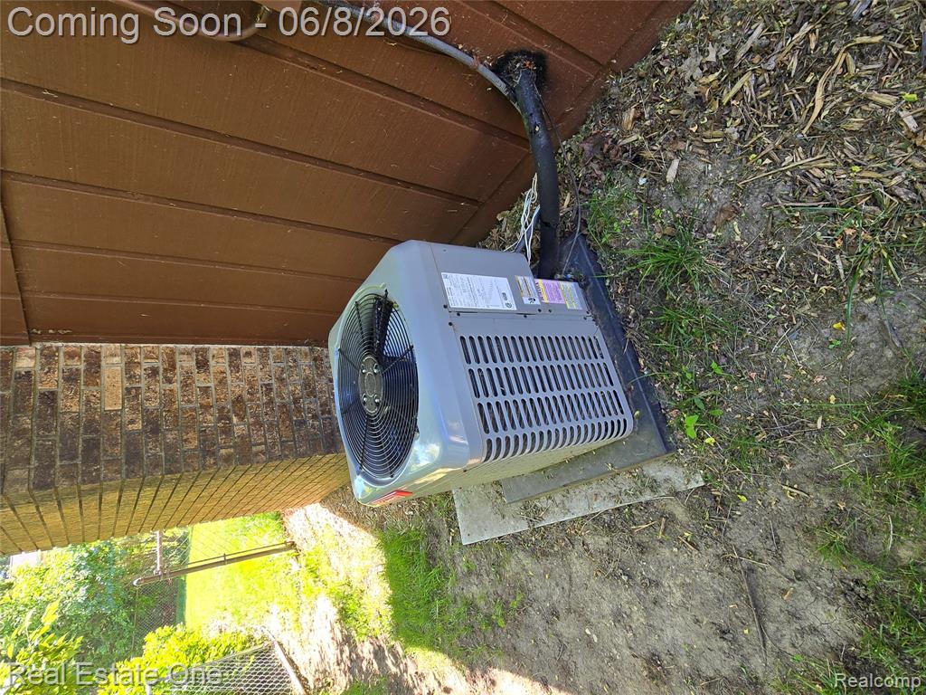 661 Harry Paul Drive, Lake Orion, MI 48362 — Photo 24