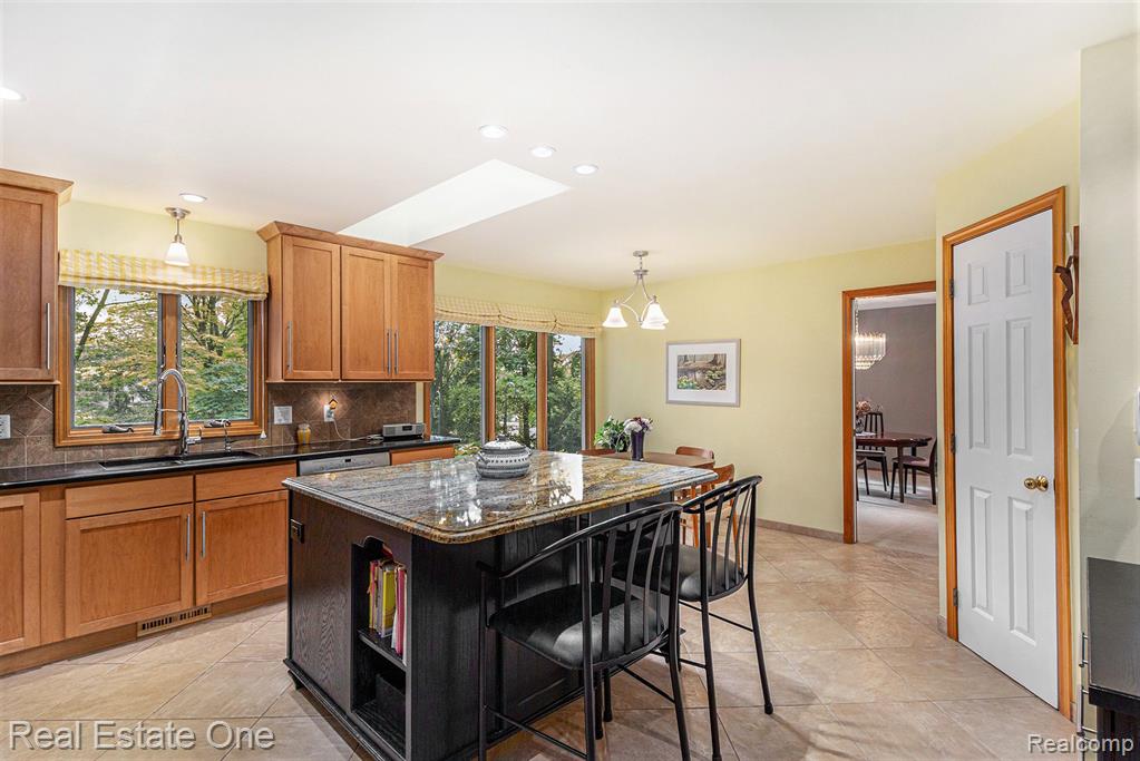 3125 N Tipsico Lake Road, Hartland, MI 48353 — Photo 11