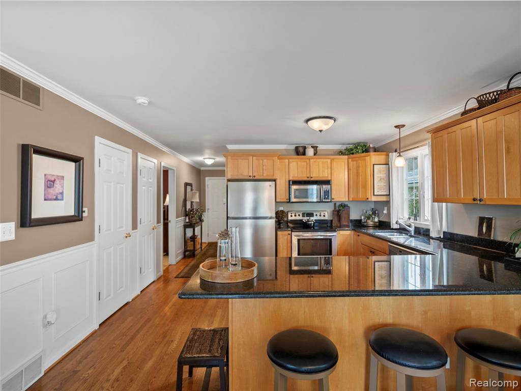 6102 Lakeview Park Drive, Linden, MI 48451 — Photo 9