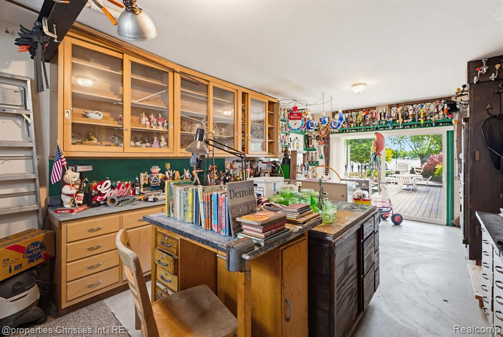 2825 Sylvan Shores Drive, Waterford, MI 48328 — Photo 17