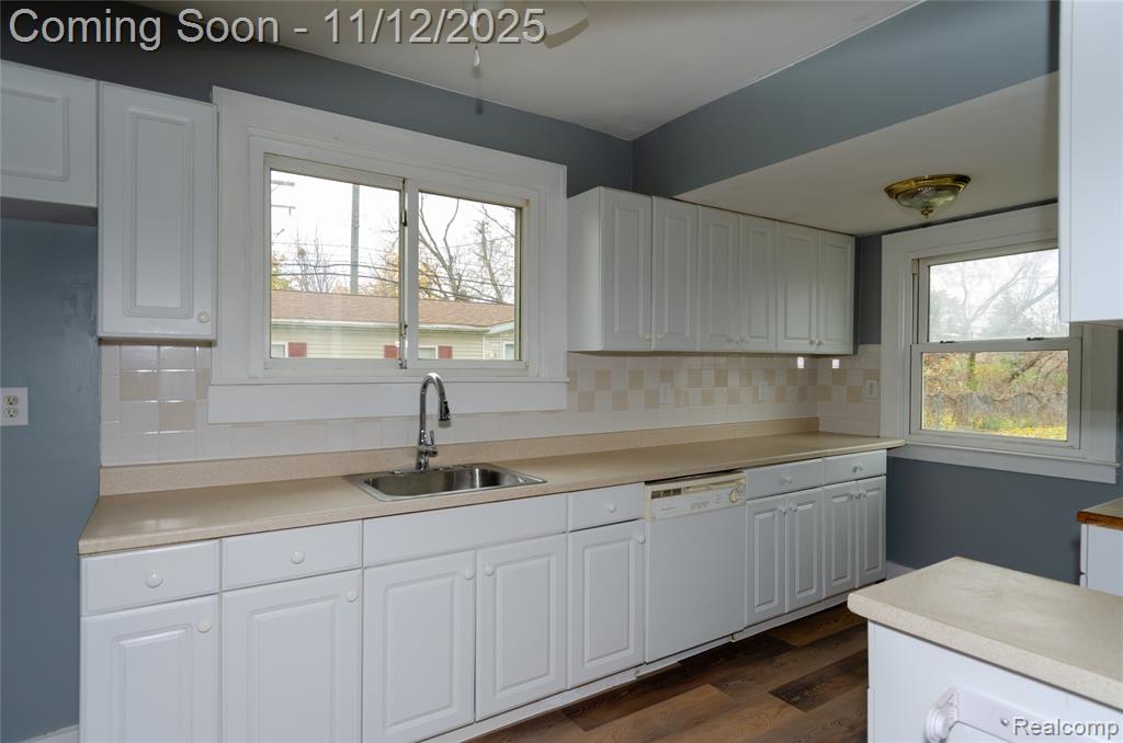 577 Peacock Avenue, Pontiac, MI 48340 — Photo 13