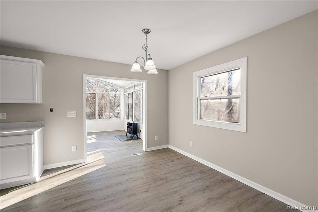 927 Alan Drive, Lake Orion, MI 48362 — Photo 11