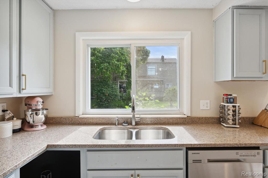 7150 STONE Street, Hamburg, MI — Photo 20