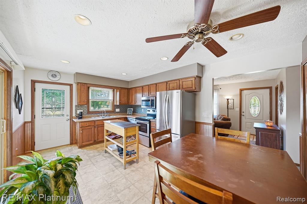 127 S East Street, Fowlerville, MI 48836 — Photo 7