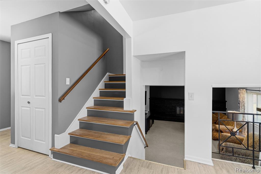 4410 Wickfield Drive, Flint, MI 48507 — Photo 16