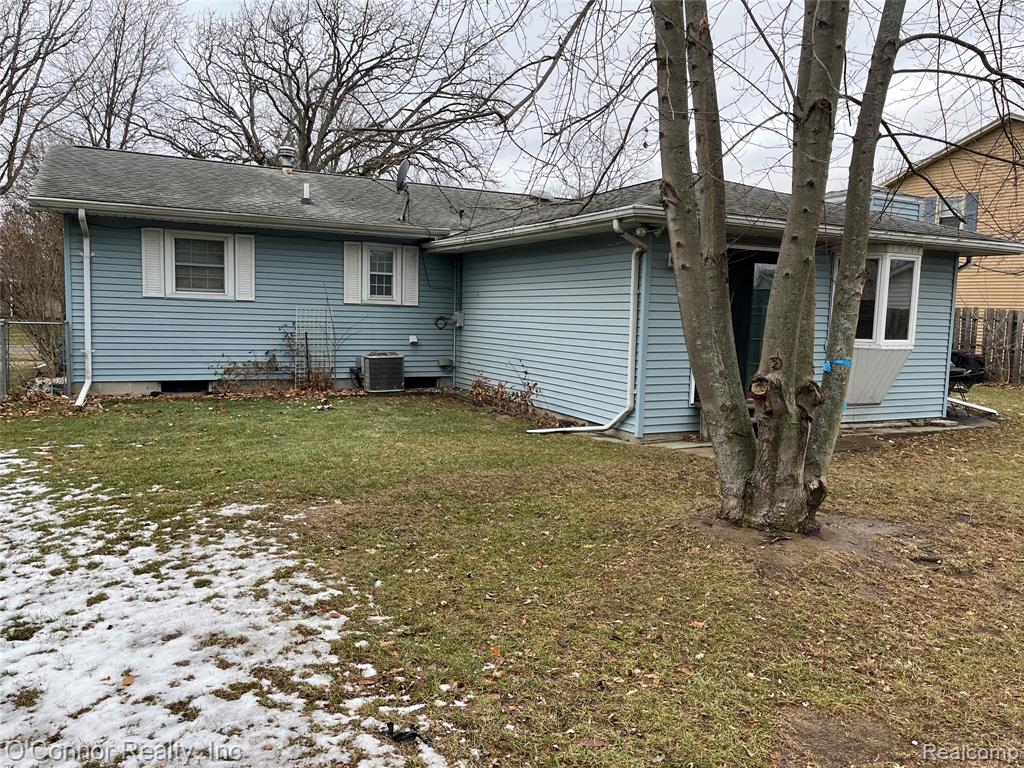 825 Illinois Street, Marysville, MI 48040 — Photo 22
