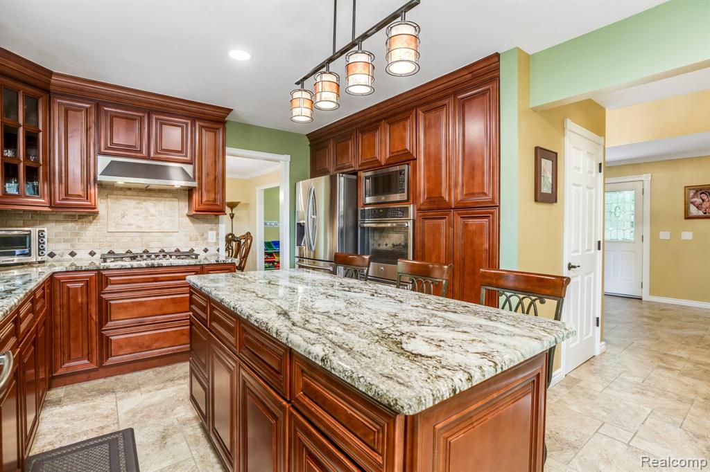 48124 LIBERTY Drive, Shelby Twp, MI 48315 — Photo 6