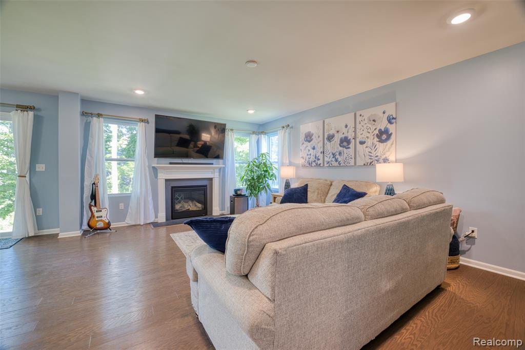 14212 Laurelwood Drive, Van Buren, MI 48111 — Photo 13