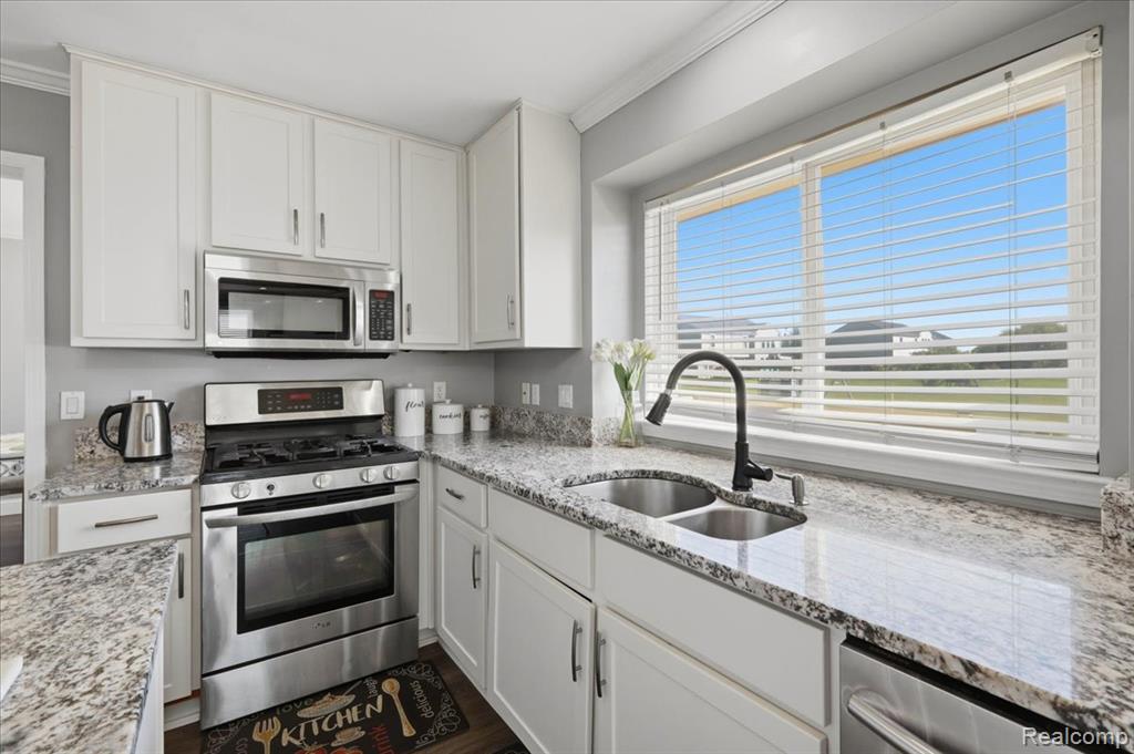 4748 Sherwood Circle, Canton, MI 48188 — Photo 15