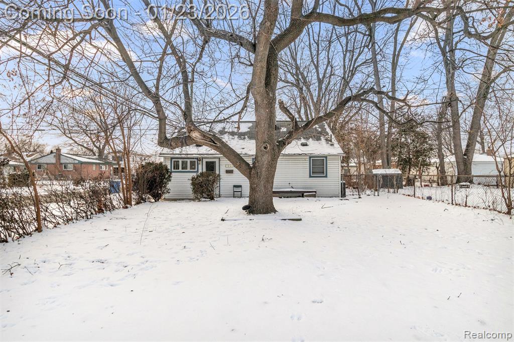5903 N Silvery Lane, Dearborn Heights, MI 48127 — front exterior