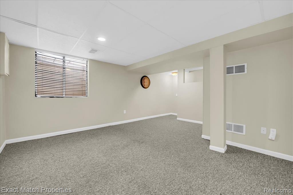4 Willow Way, Waterford, MI 48328 — Photo 27
