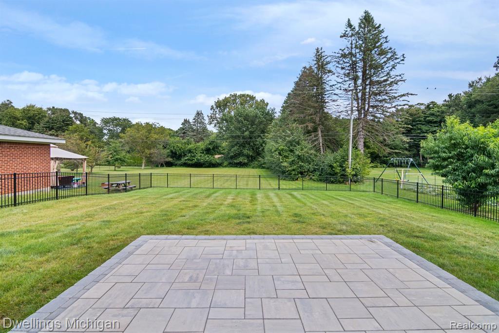 15566 PORTIS Street, Plymouth, MI 48170 — Photo 31