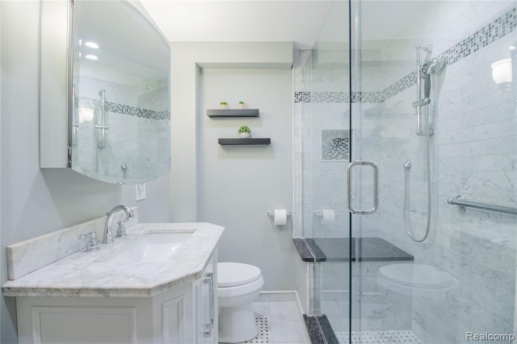 450 Roland Road, Grosse Pointe Farms, MI 48236 — Photo 24