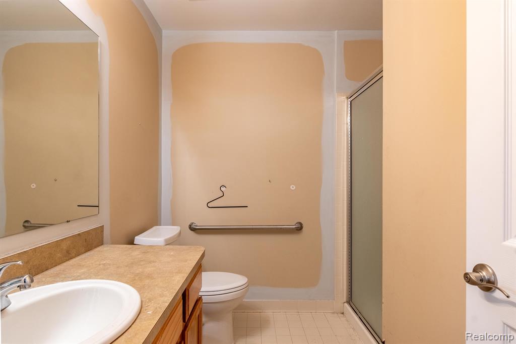868 WOODHAVEN Drive, Commerce Twp, MI 48390 — Photo 22