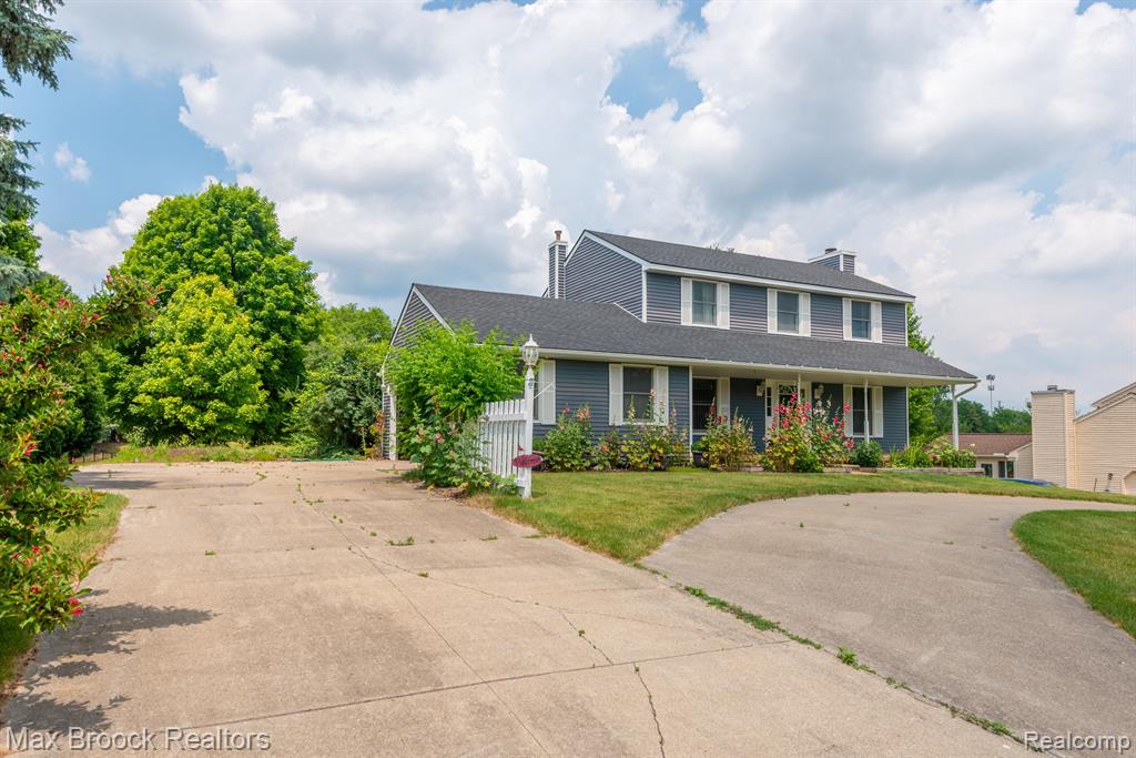 54320 BELCREST Drive, Milford, MI 48381 — Photo 5