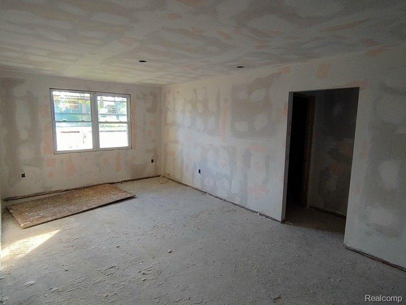 9510 WHITTIER Street, Detroit, MI 48224 — Photo 13