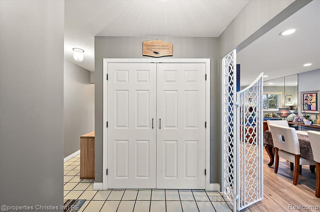 26010 Marlowe Place, Oak Park, MI 48237 — Photo 12