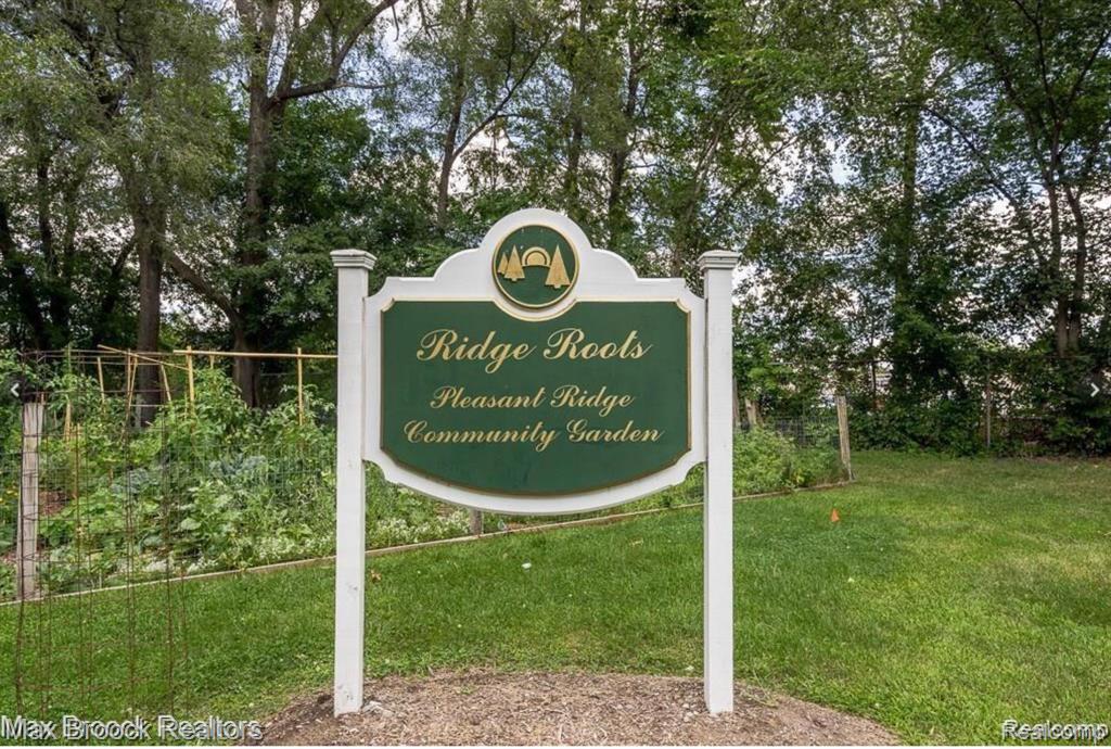 20 WOODSIDE PARK Boulevard, Pleasant Ridge, MI — Photo 40