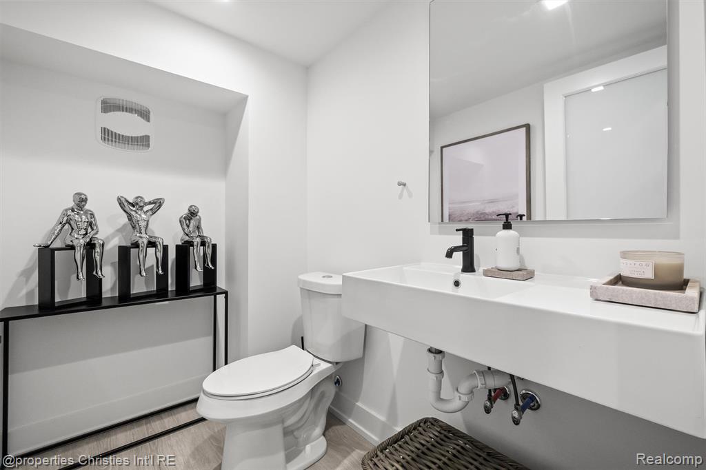 533 E Harrison Avenue, 35, Royal Oak, MI 48067 — Photo 30