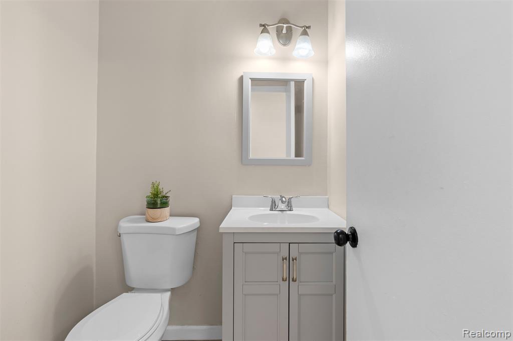 5428 Hammersmith Drive, West Bloomfield, MI — Photo 10