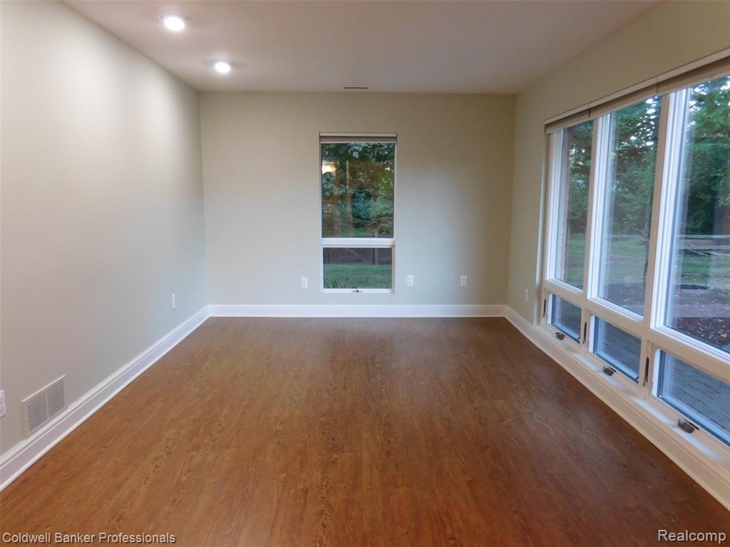 6448 Tutbury, Troy, MI 48098 — Photo 16