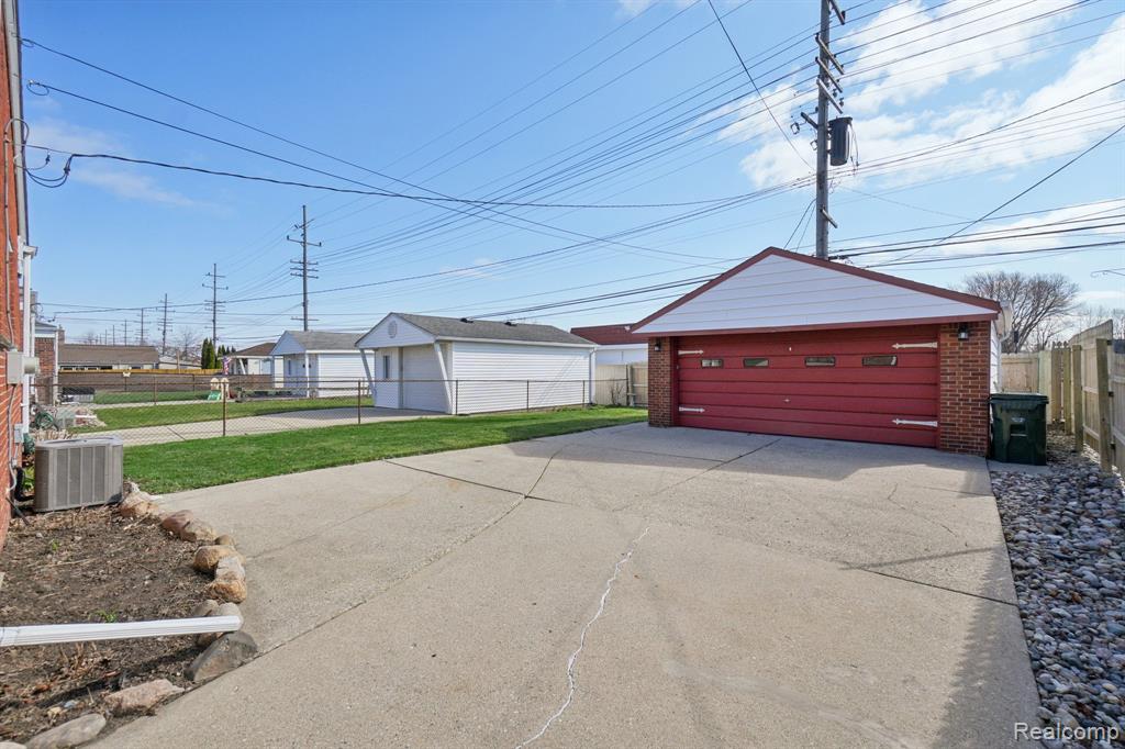 29720 Taylor Street, Saint Clair Shores, MI 48082 — Photo 24
