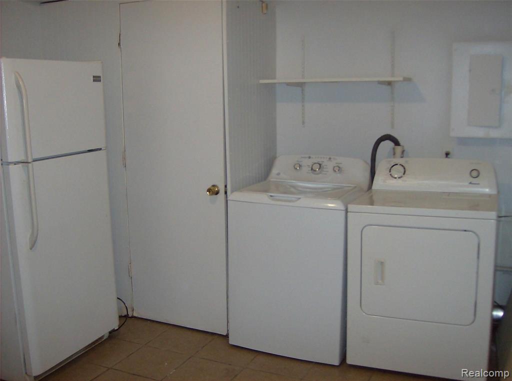 10641 TROY Street, Oak Park, MI, 48237