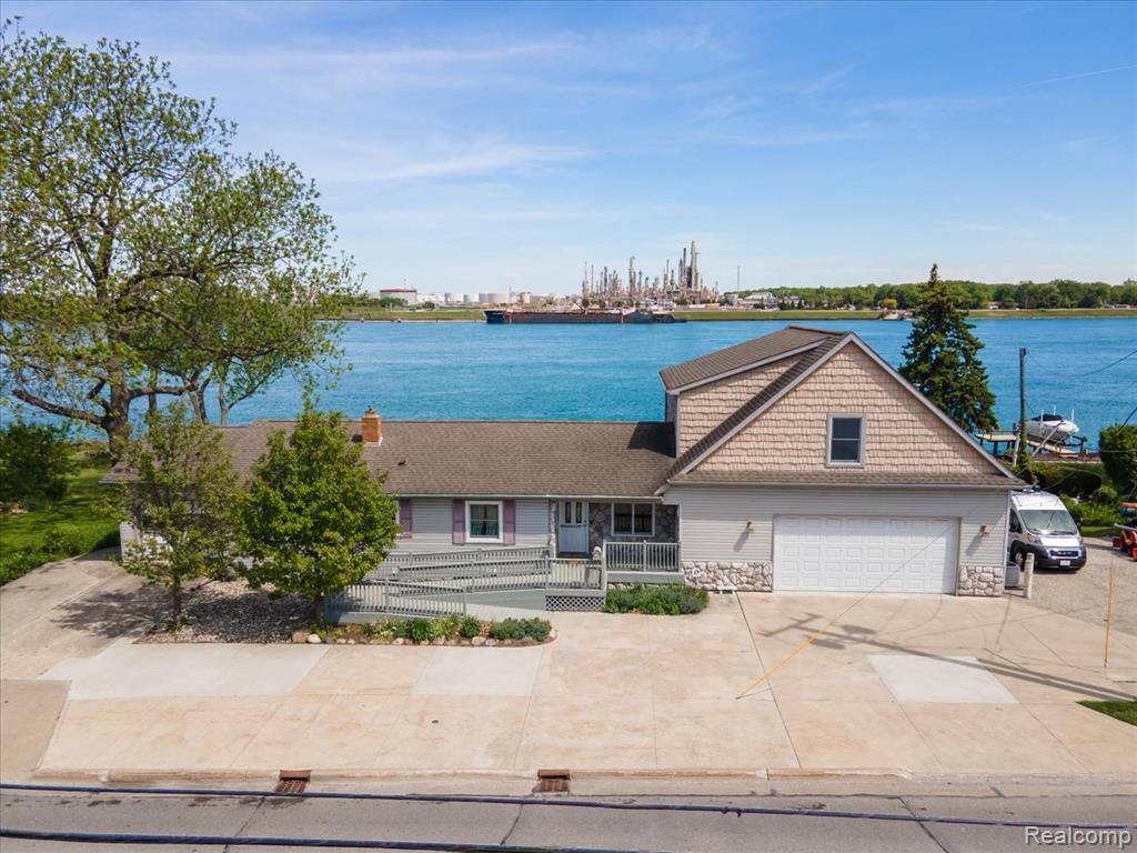 4016 Military Street, Port Huron, MI 48060 — front exterior